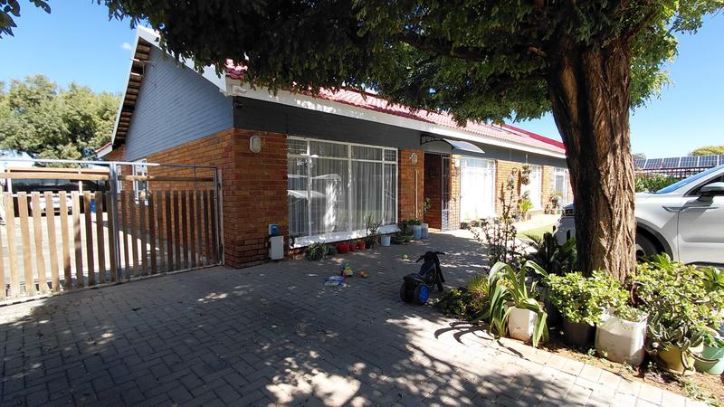 3 Bedroom Property for Sale in Langenhovenpark Free State